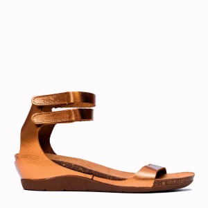 Carry Over bronze suede bio sandal