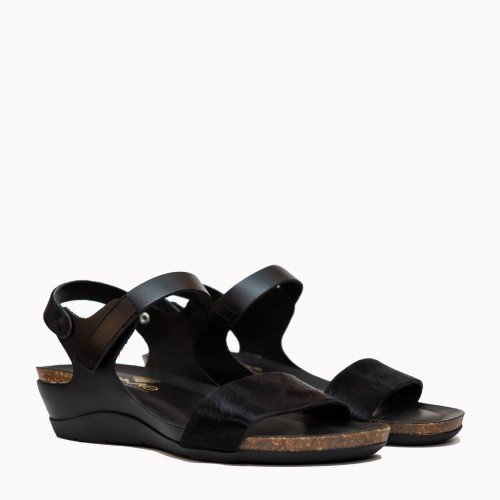 Torrevieja black pony sandal | TakeMe®
