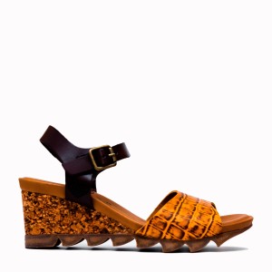 Cape coco mustard cowhide bio sandal